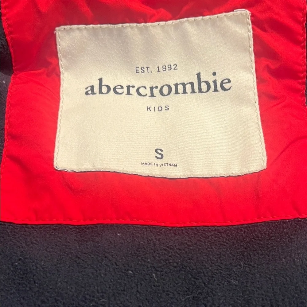Abercrombie & fitch KidsRed Padded Kids vest Size small - Picture 4 of 7